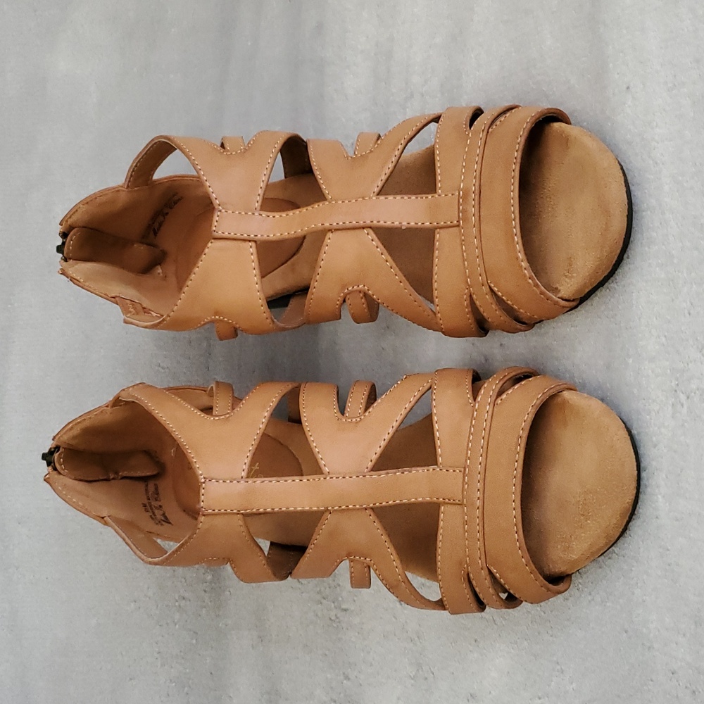 EASY STREET Amaze Cognac Easy Flex Stacked Block Heel Sandals WOMENS SIZE: 9½M
